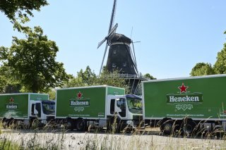 Fondé au XIXe siècle à Amsterdam, Heineken produit et vend plus de 300 marques de bière et de cidre, dont Heineken, Strongbow et Amstel. Le groupe emploie plus de 85.000 personnes à l'échelle mondiale. (Heineken via AP Images)